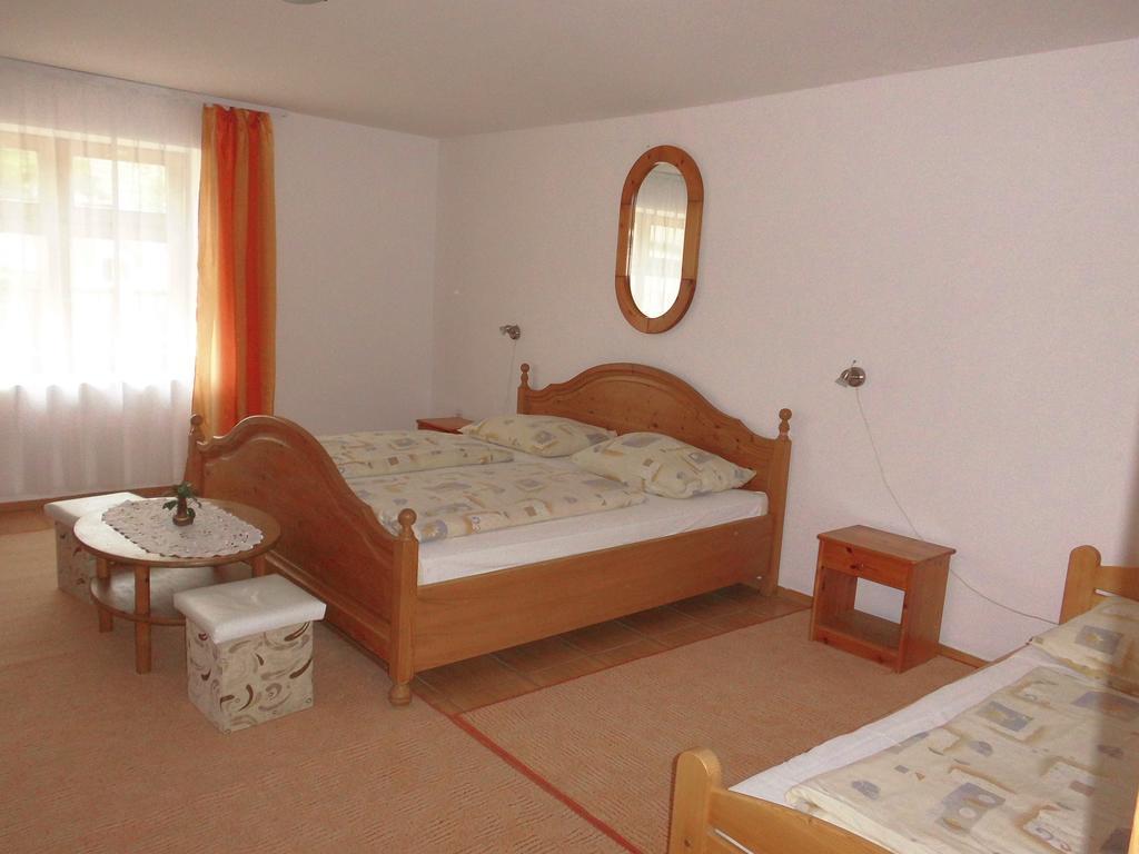 Fenyves Apartman Sárospatak Exterior foto